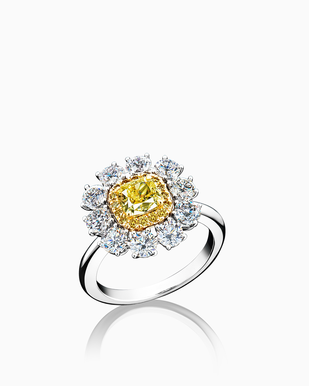 Бриллиантовое кольцо в виде цветка ромашки - фото 1